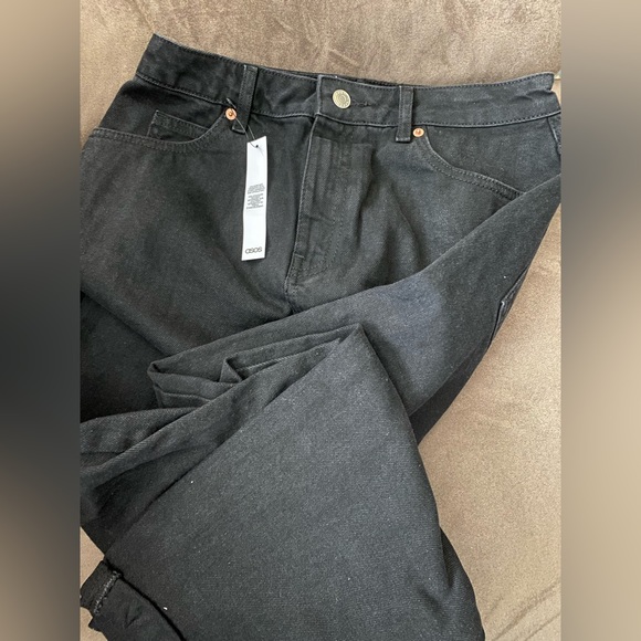 BRAND NEW, Never Worn! ASOS DESIGN Hourglass relaxed mom jeans in black - Picture 3 of 4